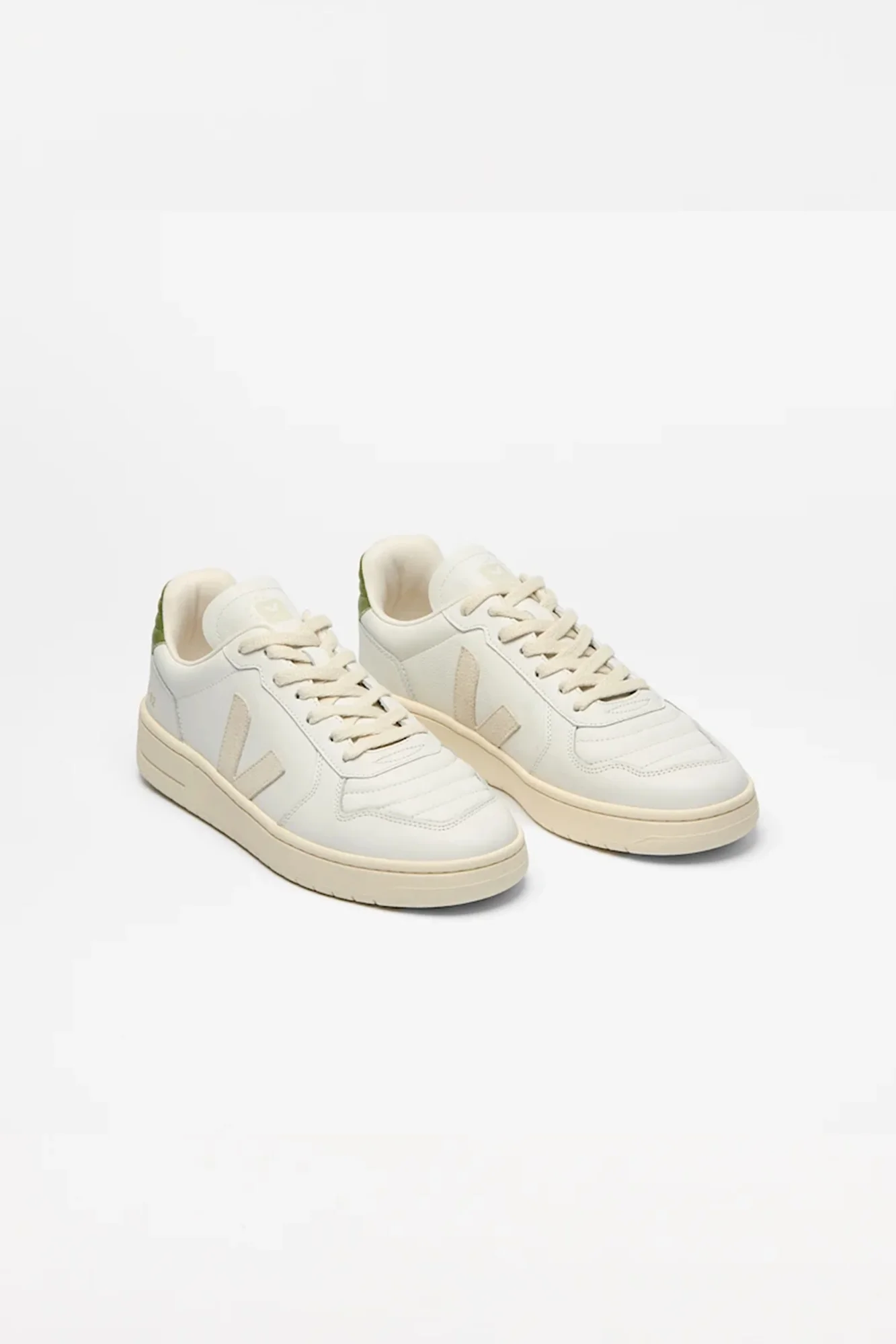 V-82 II Grained White Pierre Kiwi Man - Image 2