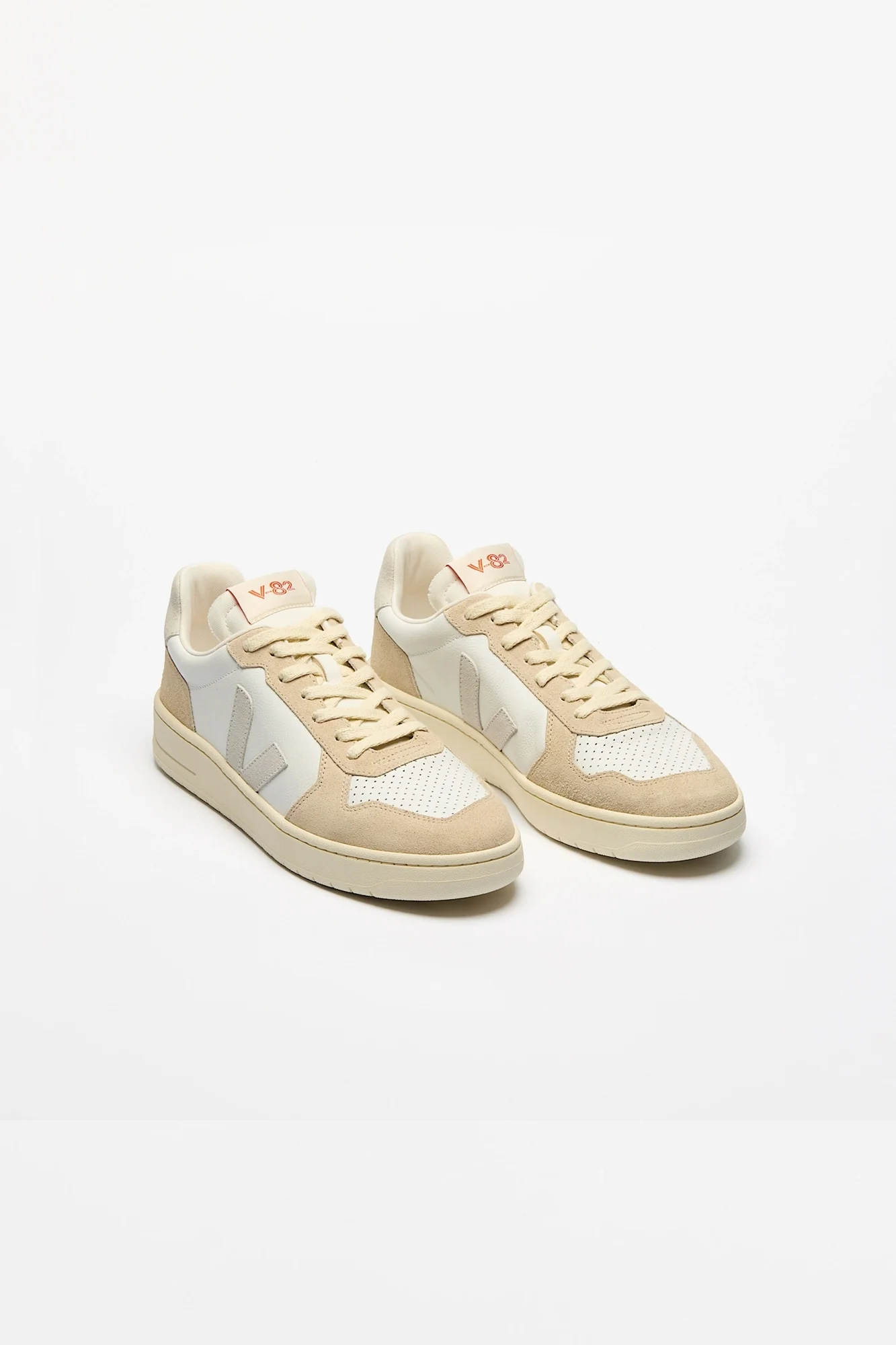 V-82 Leather White Natural Almond Man - Image 2