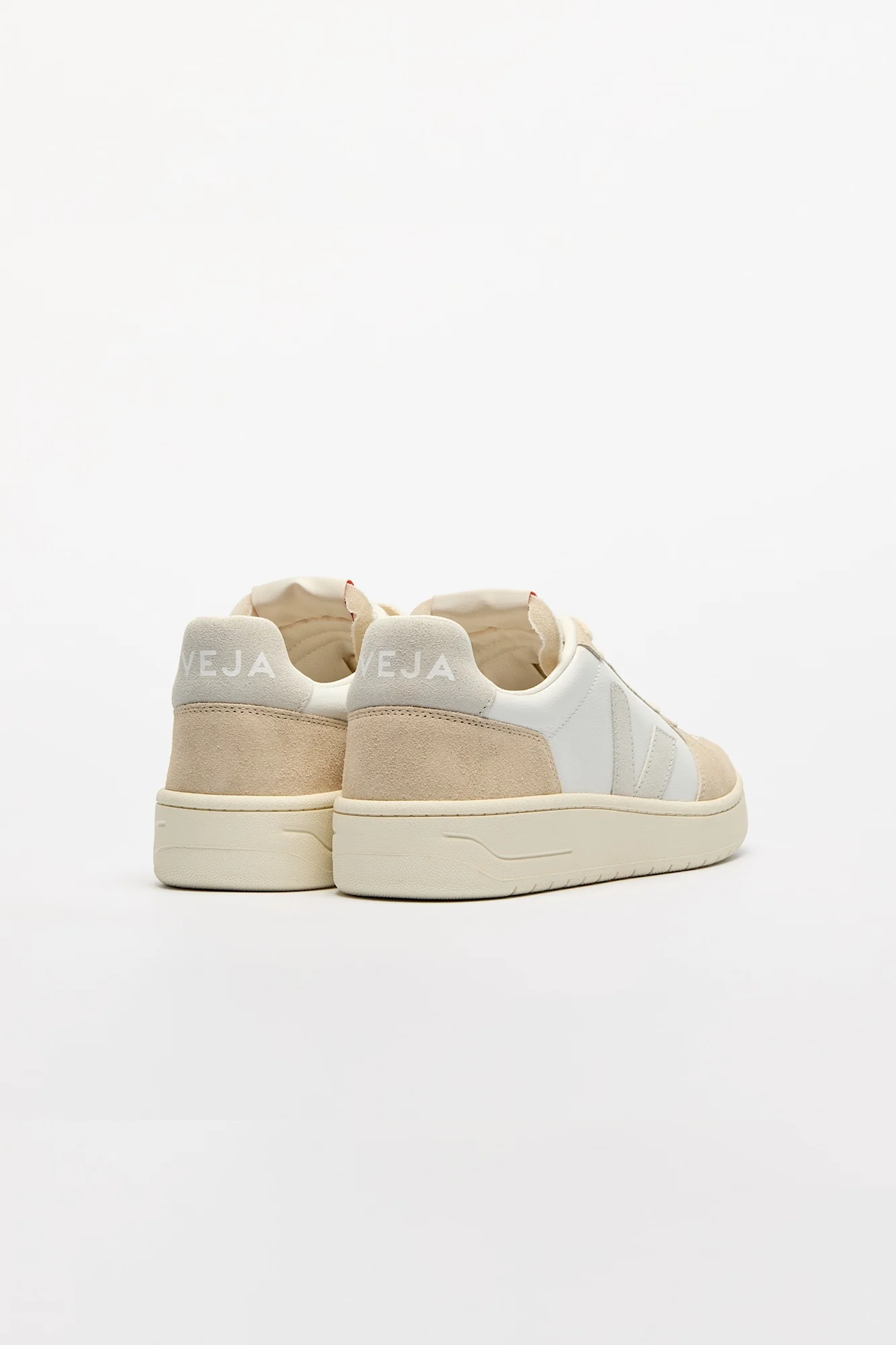 V-82 Leather White Natural Almond Man - Image 3